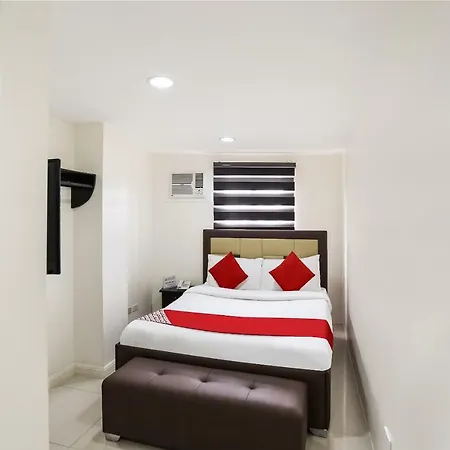 Oyo 393 Triangle Apartelle Hotel