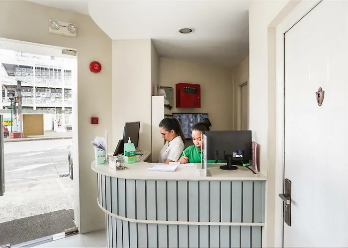 Oyo 393 Triangle Apartelle Hotel