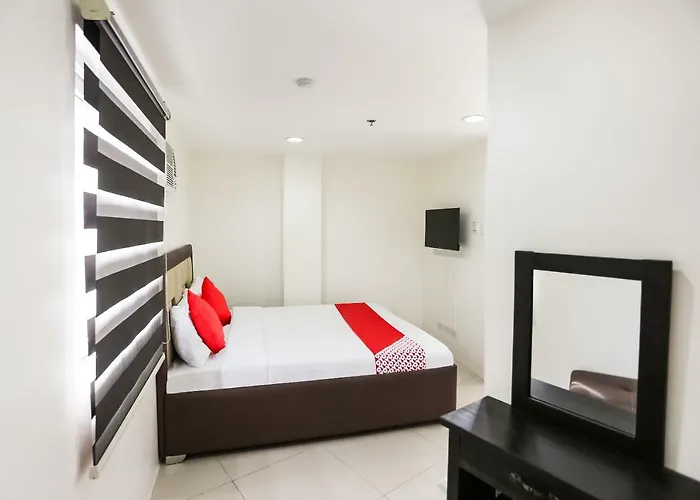 Hotel Oyo 393 Triangle Apartelle Manila