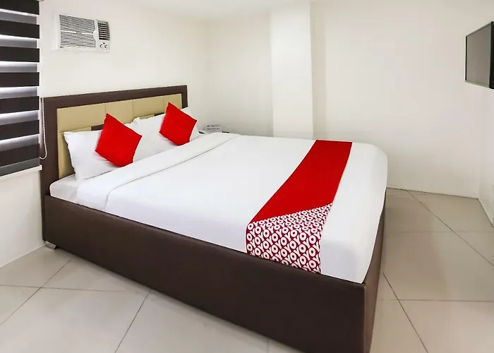 Oyo 393 Triangle Apartelle Hotel Manila