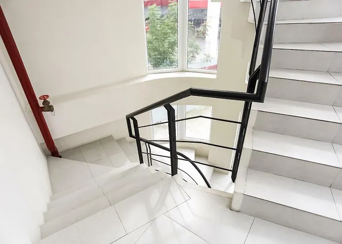 Hotel Oyo 393 Triangle Apartelle Manila